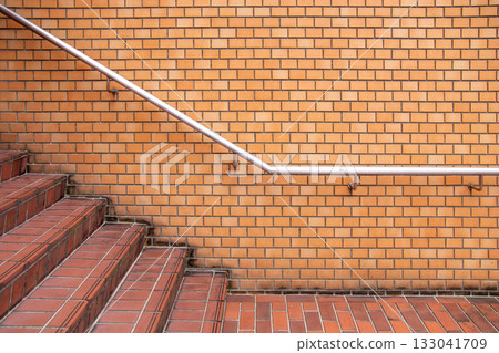 磚牆、樓梯和欄桿 133041709