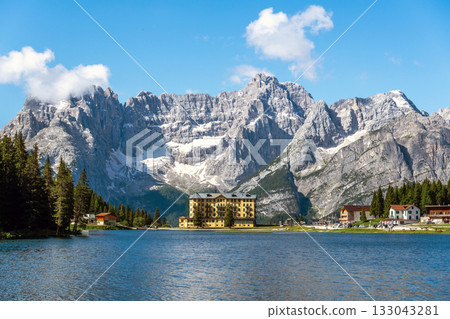 Lake Misurina in Dolomites, Dolomiti mountain, Italian Alps, Bel Lake Misurina in Dolomites, Dolomiti mountain, Italian Alps, Bel 133043281