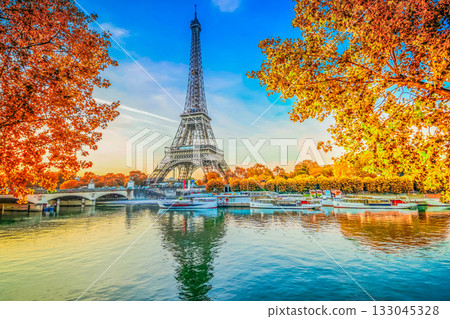 eiffel tour over Seine river 133045328