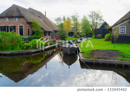 skyline of old town Giethoorn skyline of old town Giethoorn 133045402