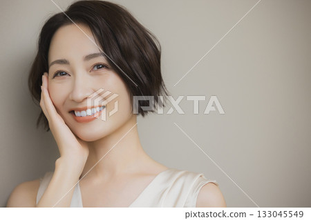 Middle female beauty image 133045549