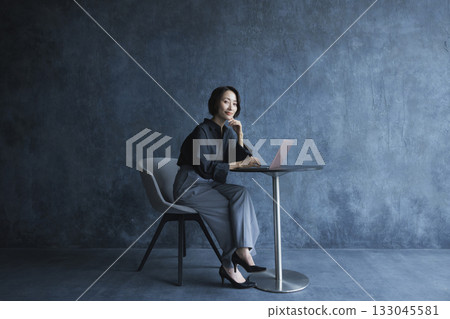 Business woman 133045581