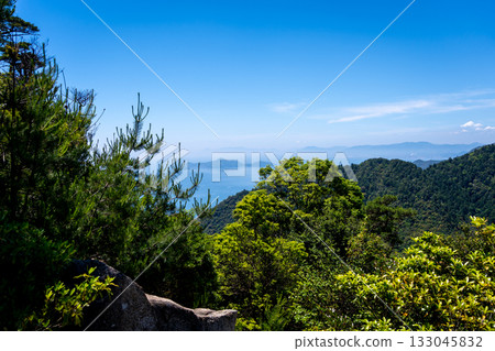 Seto Inland Sea and Hiroshima Bay from Mount Misen summit, Miyajimaa, Japan 133045832