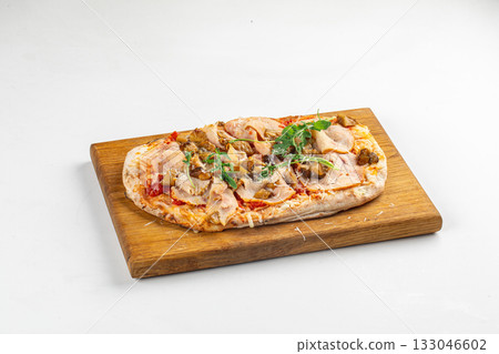 Flatbread pizza with ham and mushrooms Flatbread pizza with ham and mushrooms 133046602