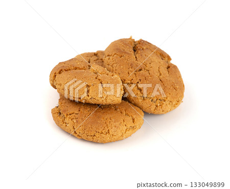 Chocolate cookies with chocolate filling isolated, brown round biscuits, broken sweet cocoa pastry 133049899