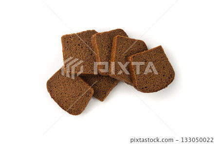 Black rye bread isolated, dark brown sliced loaf, sourdough borodinsky rugbrod square slices 133050022
