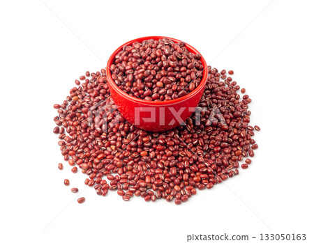 Red adzuki beans isolated, raw azuki bean pile, Vigna angularis legume seeds, dry red mung bean Red adzuki beans isolated, raw azuki bean pile, Vigna angularis legume seeds, dry red mung bean 133050163