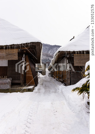 福島縣南會津郡下鄉町大內町胡同大內宿的冬景 133052576