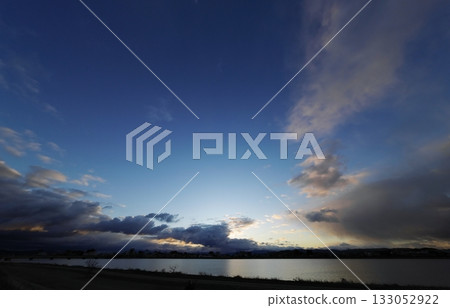 Dawn sky with various clouds, winter, ultra-wide angle, sky-focused, 240116am 133052922