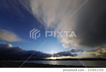 冬日清晨,天空雲朵繁多,超廣角鏡頭,聚焦天空,240116am 冬日清晨,天空雲朵繁多,超廣角鏡頭,聚焦天空,240116am 133053150