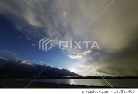 Morning sky with various clouds, winter, ultra-wide angle, sky-focused, 240116am 133053408