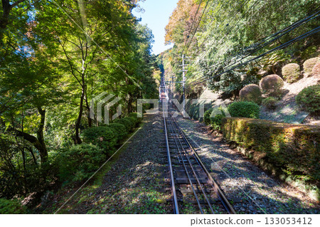 高尾山纜車的陡峭斜坡 133053412