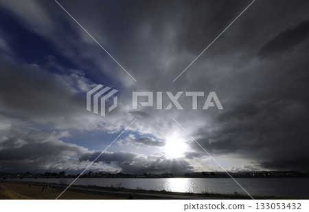 Morning sky and river with various clouds, winter, ultra-wide angle, sky-focused, 240116am Morning sky and river with various clouds, winter, ultra-wide angle, sky-focused, 240116am 133053432