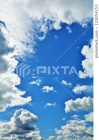  藍天和雲彩 133054153