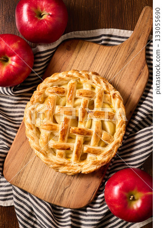 homemade apple pie 133055690