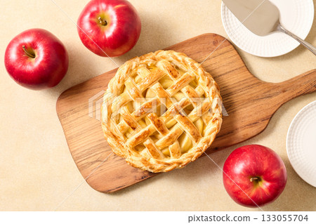 homemade apple pie 133055704
