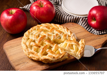 homemade apple pie 133055707