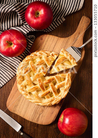 homemade apple pie 133055710