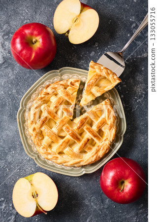 homemade apple pie 133055716