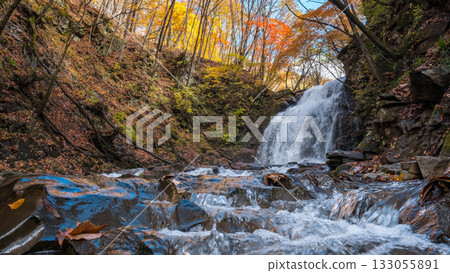 淺間瀑布（秋季） 133055891