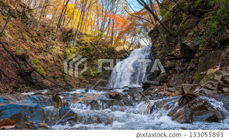 淺間瀑布（秋季） 133055893