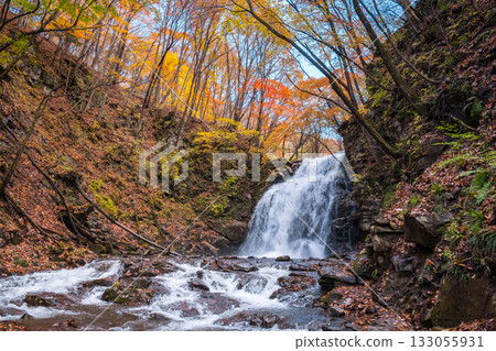 淺間瀑布（秋季） 133055931