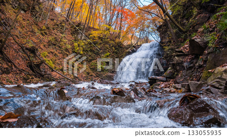 淺間瀑布（秋季） 133055935
