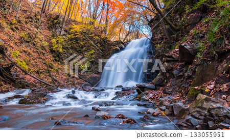 淺間瀑布（秋季） 133055951