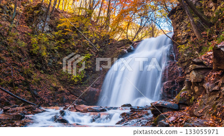 淺間瀑布（秋季） 133055971