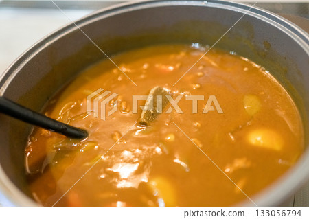 加入咖哩醬 133056794