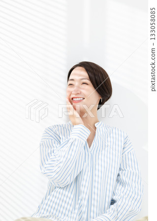 中年婦女美容形像皮膚護理 133058085