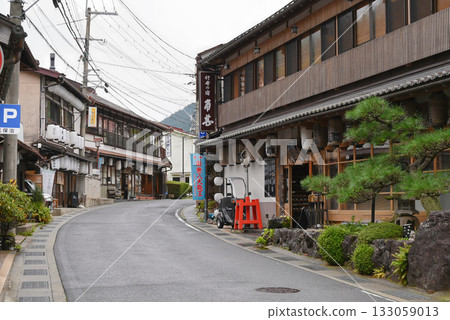 [Nara Prefecture/Tenkawa Village] Scenery of Ascetic Street in Dorogawa Onsen Town 133059013