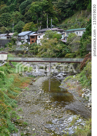 [Nara Prefecture/Tenkawa Village] The Yamagami River flowing through Dorogawa Onsen and the surrounding area 133059030
