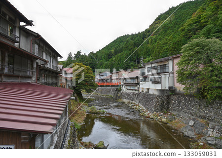 [Nara Prefecture/Tenkawa Village] The Yamagami River flowing through Dorogawa Onsen and the surrounding area 133059031
