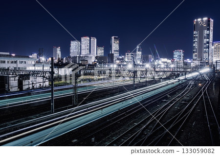 名古屋市,JR中央名古屋車輛段和名古屋車站大樓的夜景 名古屋市,JR中央名古屋車輛段和名古屋車站大樓的夜景 133059082
