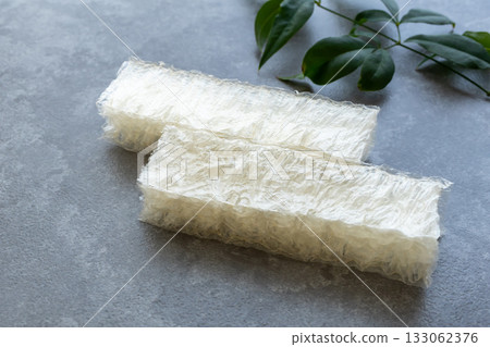 Agar, cubes, sticks 133062376