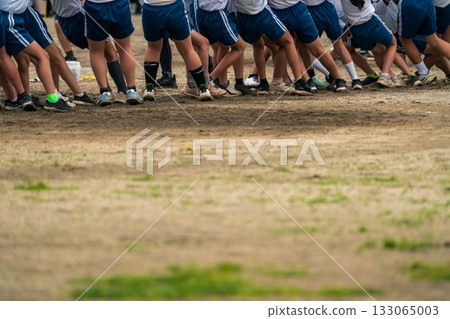 tug-o-war, primary school child, primary school student 133065003