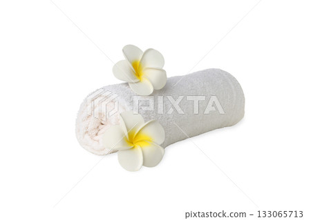 Floral towel perfect for relaxation, on white, PNG 133065713