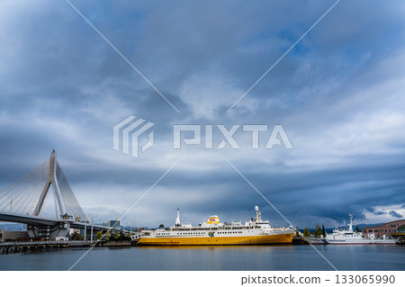青森灣大橋和八甲田丸[青森縣青森市] 133065990