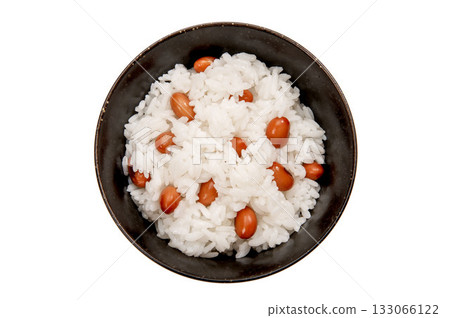 Bean rice made with boiled red soybeans Bean rice made with boiled red soybeans 133066122