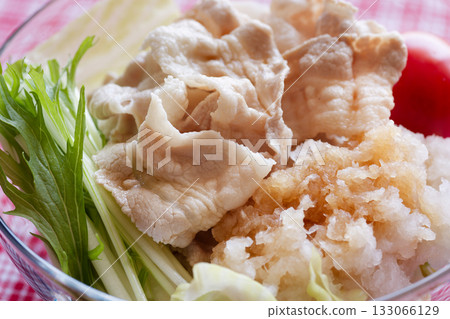 Cold shabu salad 133066129