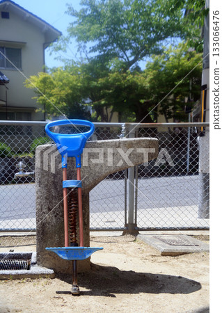 公園裡遺失的玩具 公園裡遺失的玩具 133066476