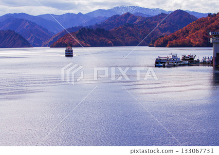 Lake Tadami in autumn 133067731