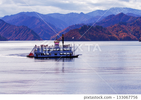 Lake Tadami in autumn Lake Tadami in autumn 133067756