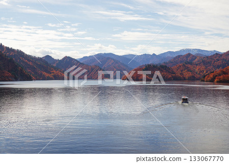 Lake Tadami in autumn 133067770