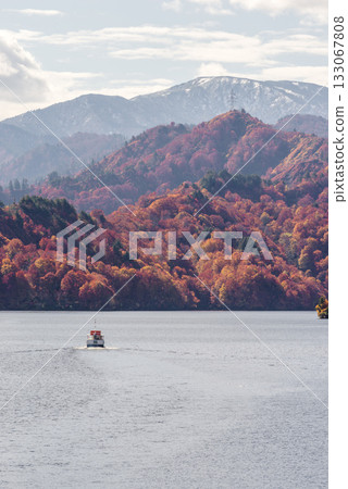 秋季的忠實湖 133067808