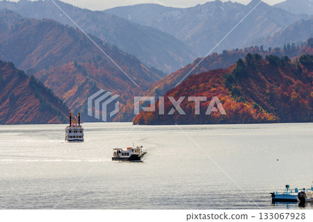 秋季的忠實湖 133067928