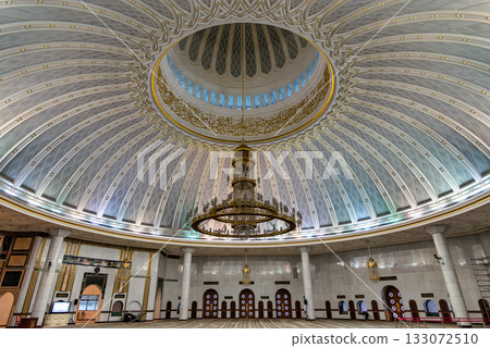 Jame Asr Hassanil Bolkiah Mosque interior, ornate dome and grand chandelier, Bandar Seri Begawan, Brunei Darussalam. Jame Asr Hassanil Bolkiah Mosque interior, ornate dome and grand chandelier, Bandar Seri Begawan, Brunei Darussalam. 133072510