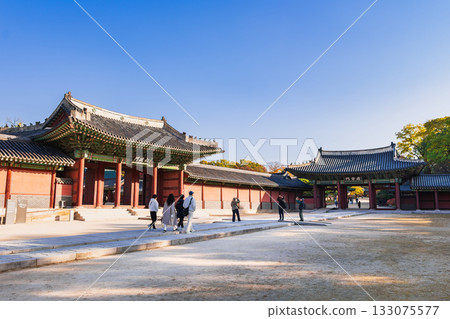 Autumn in Seoul: Changdeokgung Palace, Injeongmun Gate and Sukjanggung Gate Autumn in Seoul: Changdeokgung Palace, Injeongmun Gate and Sukjanggung Gate 133075577