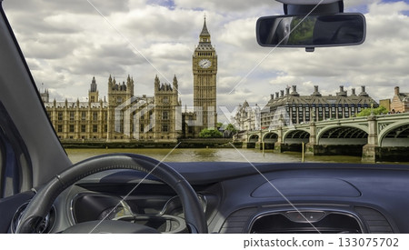View of London's Houses of Parliament and Big Ben 133075702